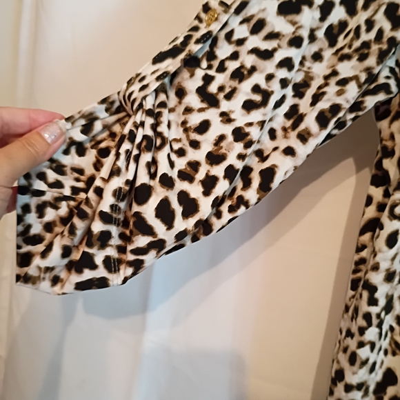 Calvin Klein Leopard Print Women's Top with Black Accents Size Large. - Picture 3 of 10
